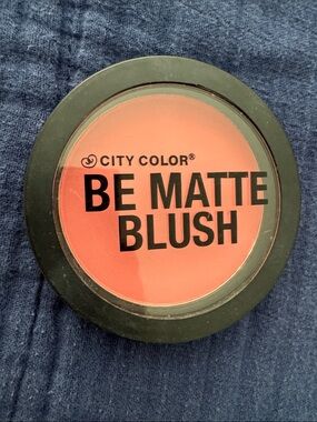 Brand new- City Color BE MATTE BLUSH - Fresh Melon